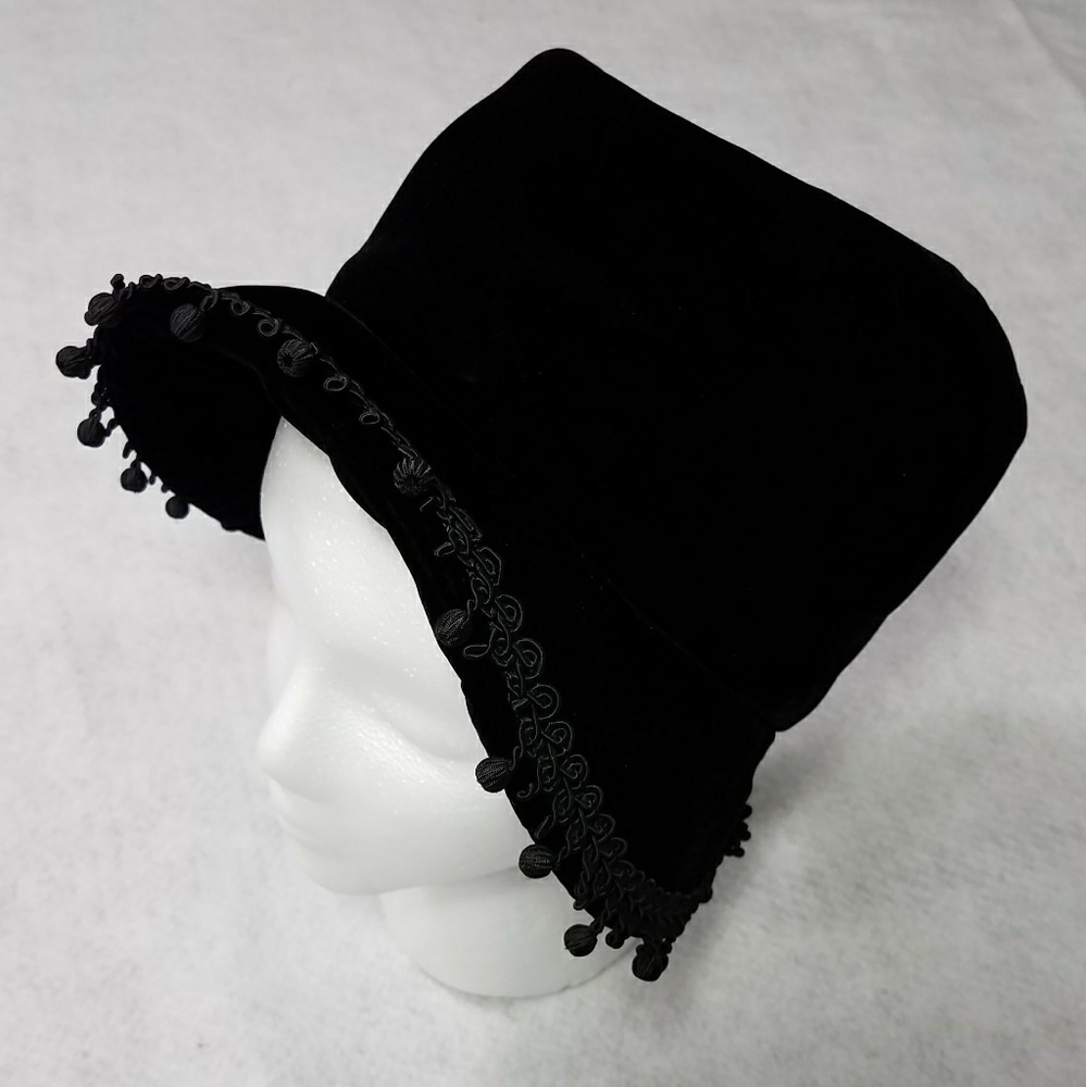 Mr. John Classic Bonnet